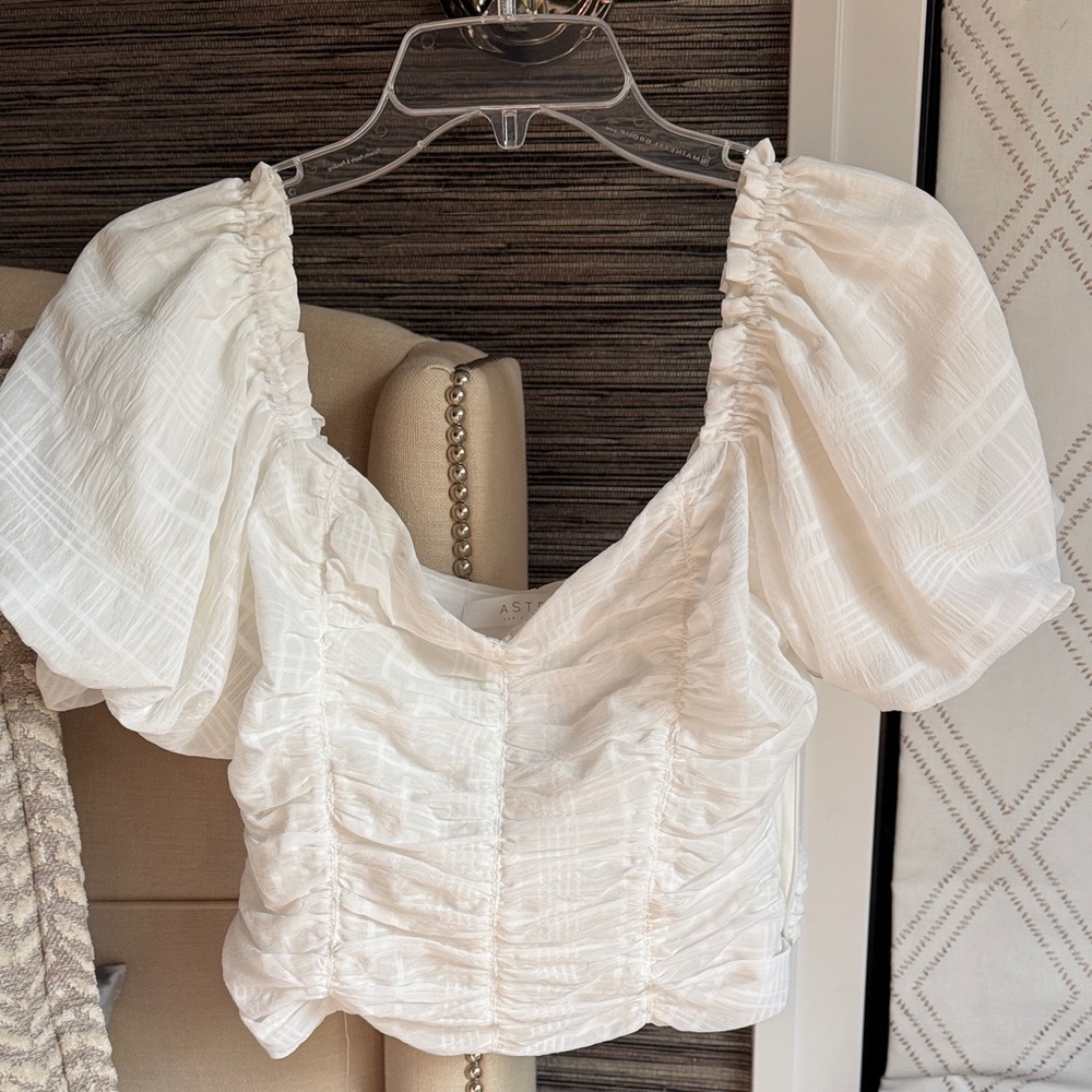 Astr White Textured Puff Sleeve Blouse
